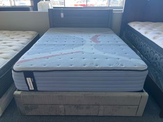 Sealy Posturepedic Plus Queen Mattress,$300