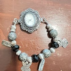 Geneva women’s bracelet watch Vintage The battery works