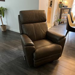 La-Z-Boy Talladega Rocking Recliner – Like New