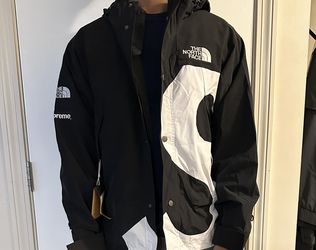 x The North Face S Logo Mountain jacket