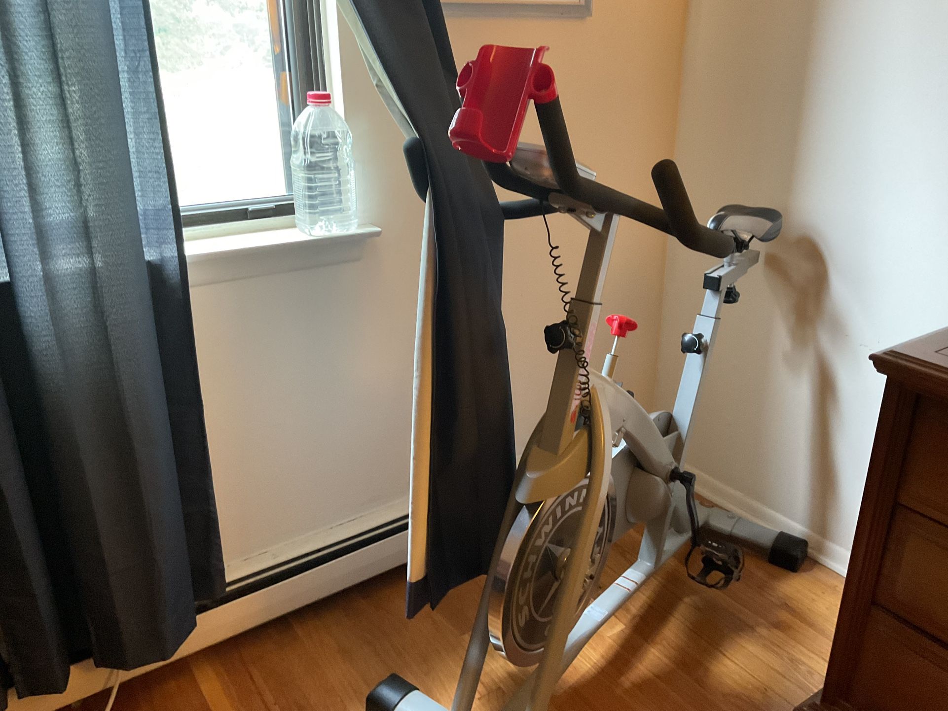 STATIONARY INDOOR SCHWINN BIKE