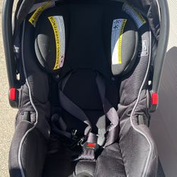 Carseat With Base (Graco)
