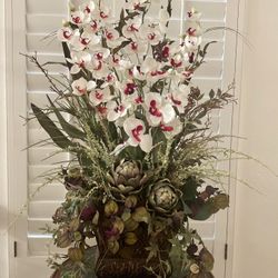 GORGEOUS  FLOWER ARRANGEMENT