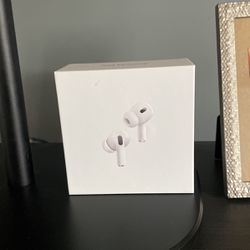 *BRAND NEW* Apple AirPods Pro gen 2 (sealed) with Wireless Charging Case