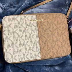 Michael Kors Crossbody Purse 