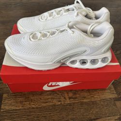 Air Max DN White Size 9.5