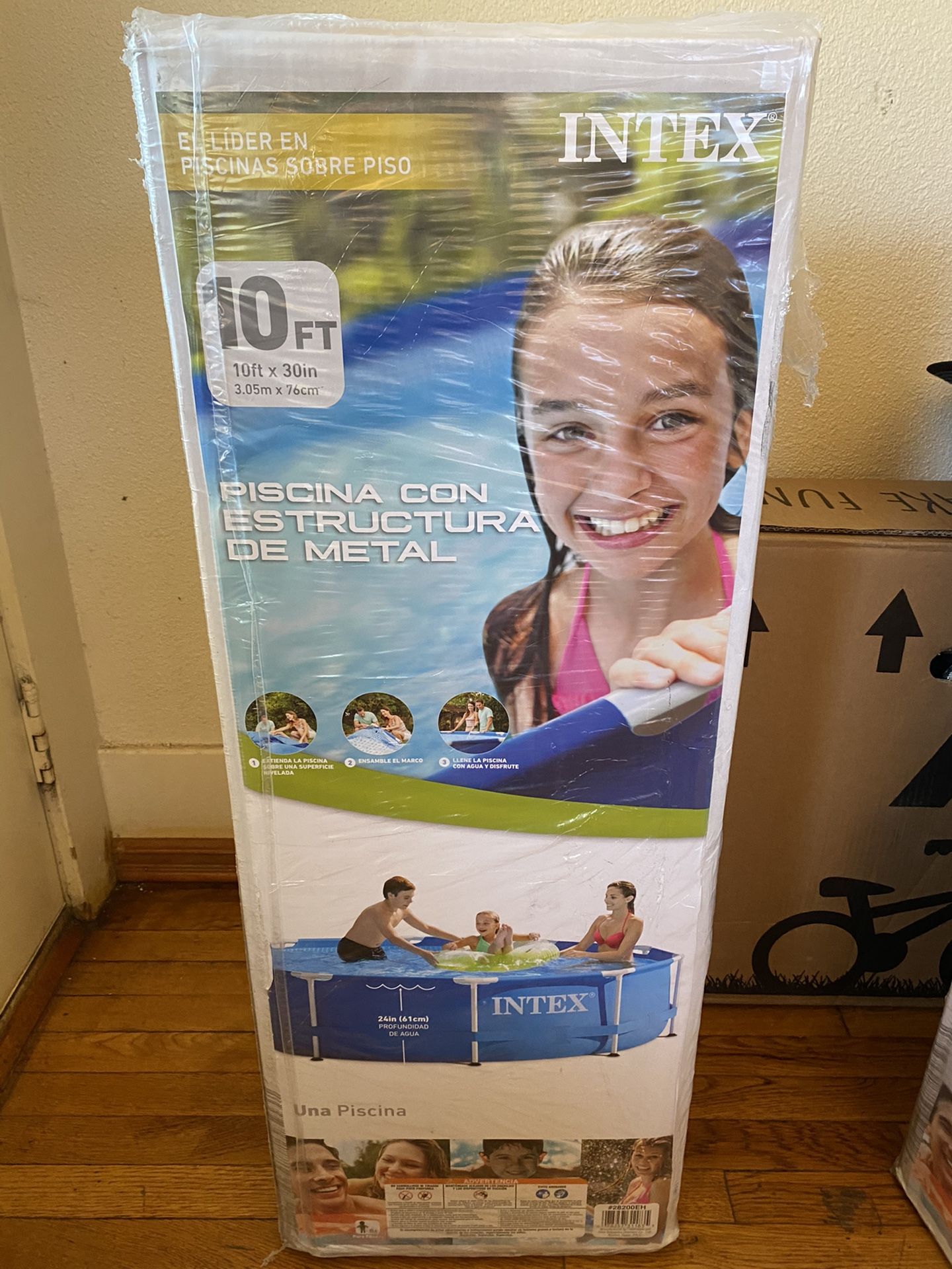 Intex 10 ft x 30 in Metal Frame Pool *NO PUMP*