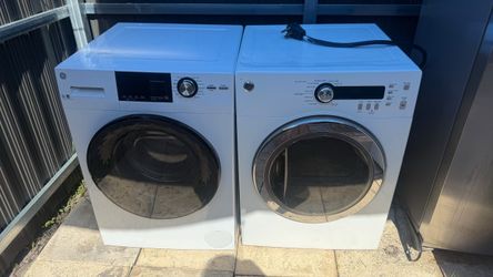 GE Front Load Washer and Dryer Set