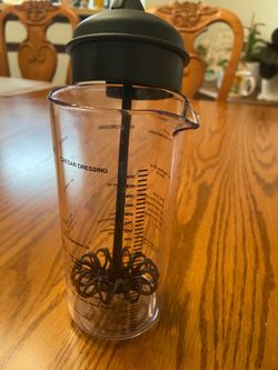 Pampered Chef Retired  Mix& Pour