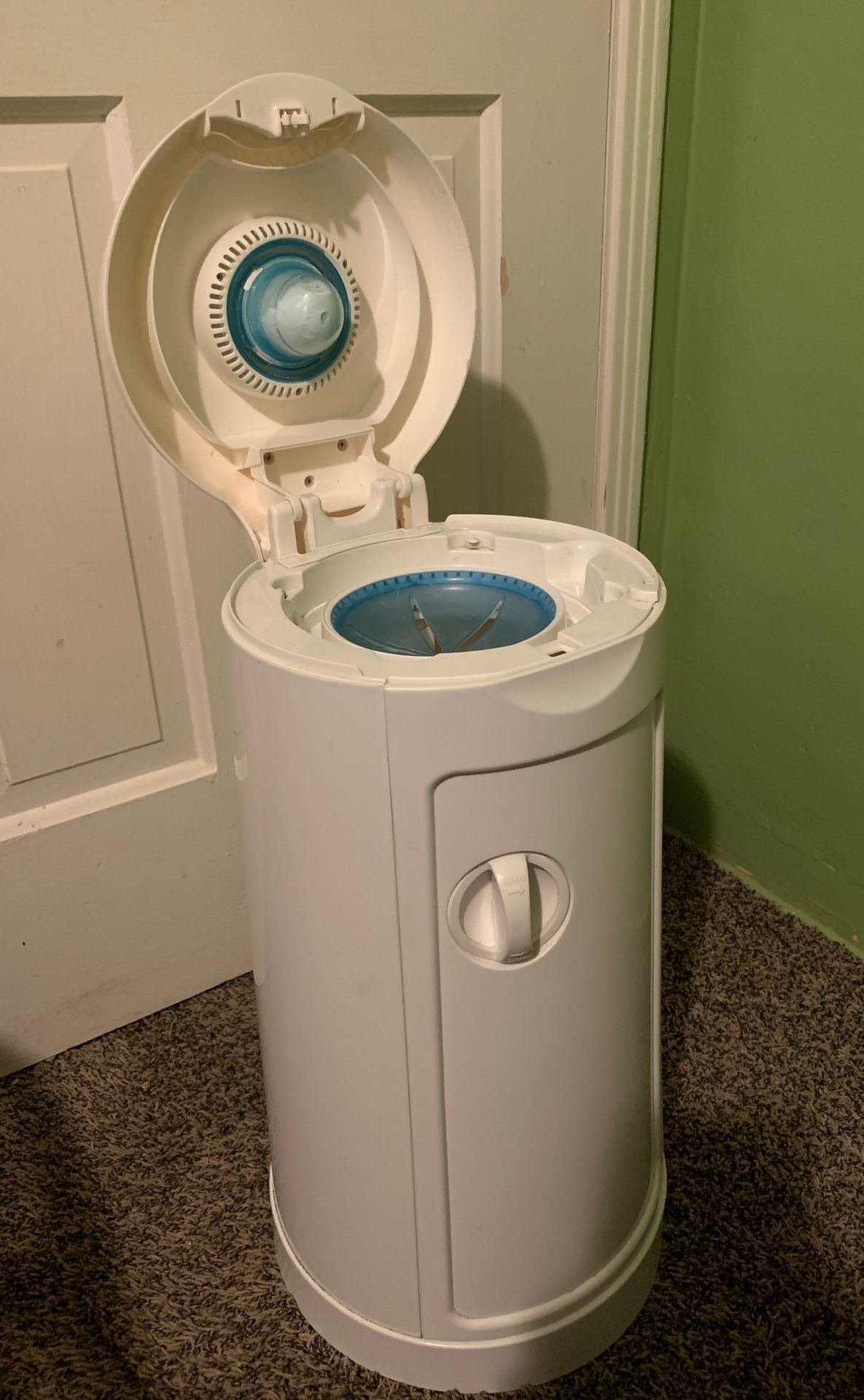 Munchkin Arm & Hammer Diaper Pail