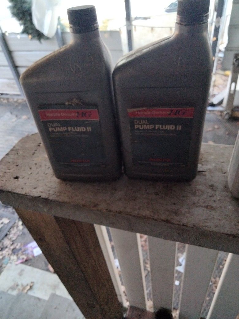 Honda Dual Pump Fluid Number 2 Quart And A Half