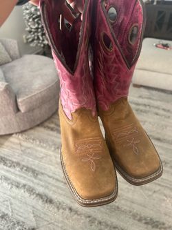 Shyann girl size 3 boots