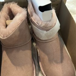 UGG® | Pink Crystal Mini Bailey Button II Star Boot - Kids Size 5