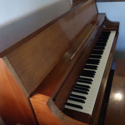 Yamaha upright piano