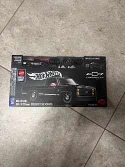 Hot Wheels Mattel Brick Shop '83 Chevy Silverado Building Set