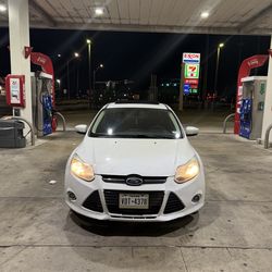 2012 ford focus sel