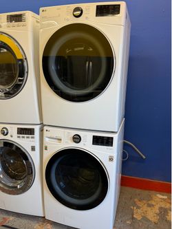 Set LG Washer and Dryer gas