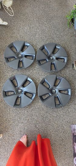 Tesla 19" wheel cover hubcaps in used Condition have scuffs