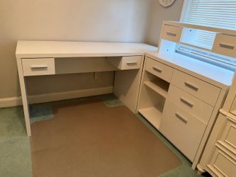 White Desk with/without Chair