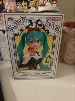 Miku Snow White figure