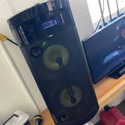 Sony Speaker And Radio. Not Bluetooth 