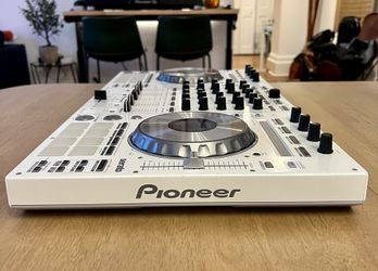 希少 Pioneerパイオニア DDJ-SX-W DJ コントローラー ホワイト 希少 Pioneerパイオニア DDJ-SX-W DJ コントローラー ホワイト