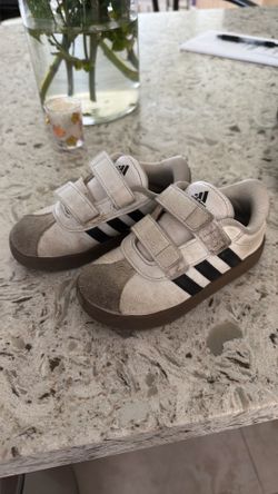 Toddler Adidas size 8