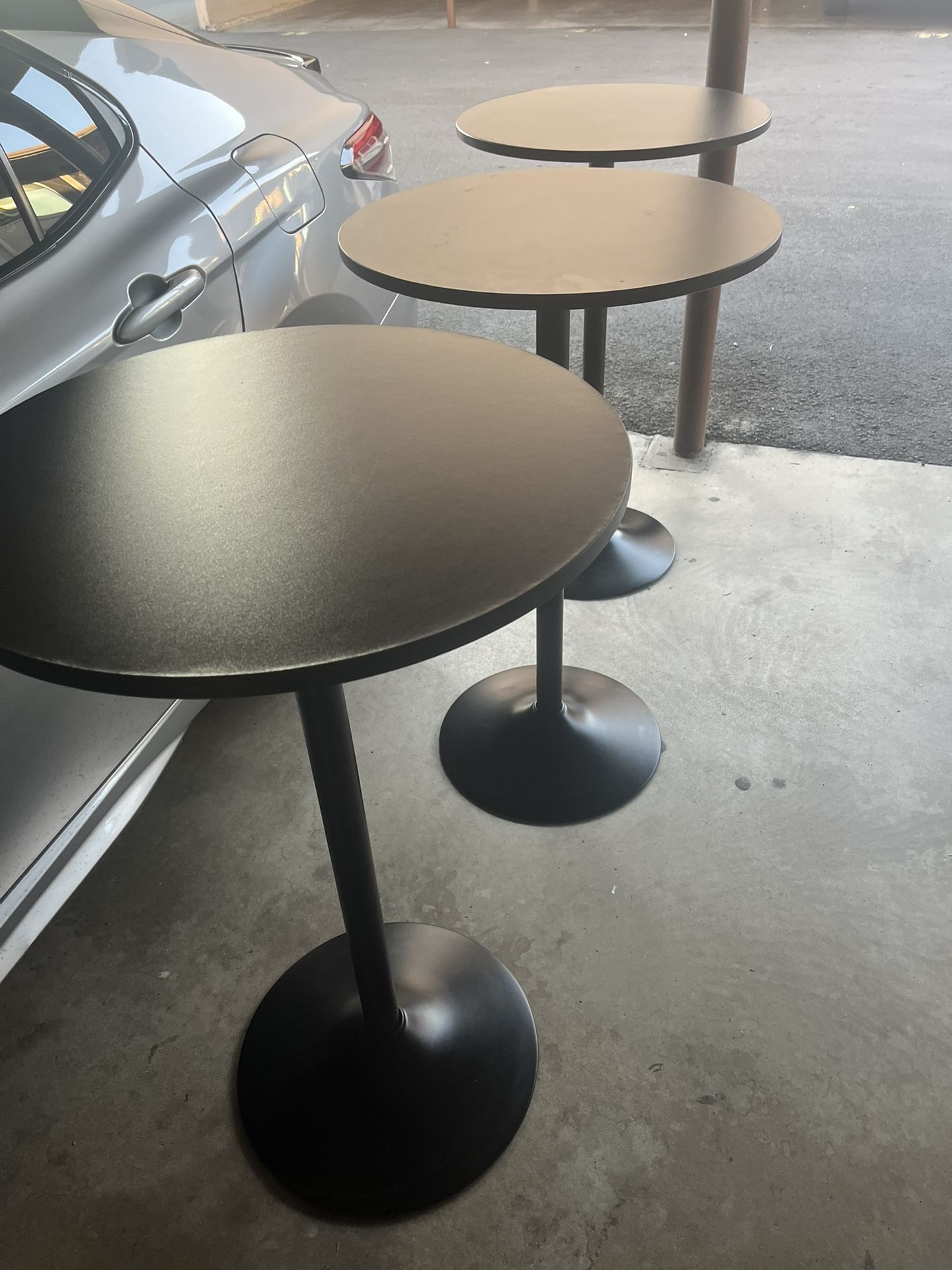 30” Black Round Tables