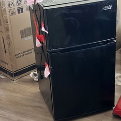 Mini fridge