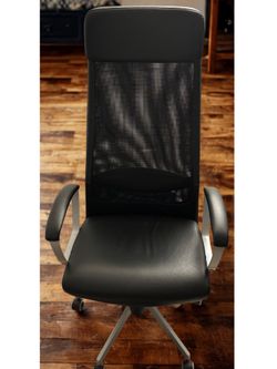 Black Mesh Office Chair