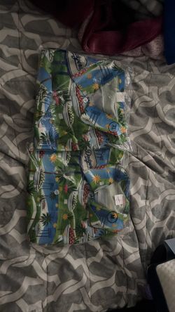 medium and xl hawaiian dodgers shirt