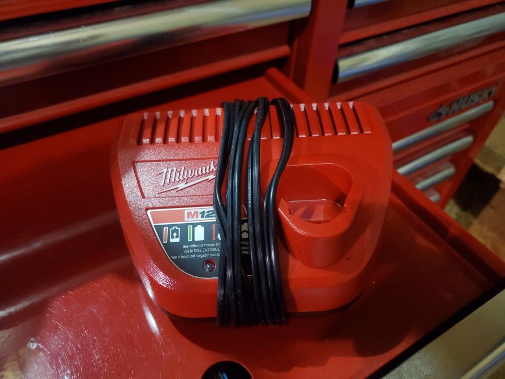 Milwaukee Battery Charger