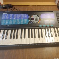 Yamaha PSR-185 Electronic Keyboard Organ Advanced Wave Memory. Watch video