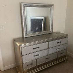 Queen Bedroom Set 