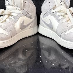 Big Kids' Air Jordan Retro 1 Mid SE – Youth Size 5.5