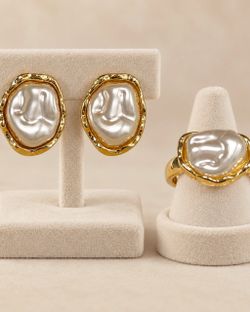 Matching earring ring set