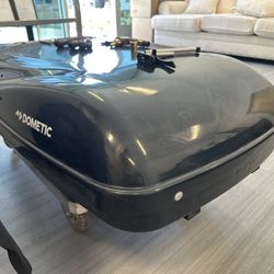Dometic air conditioner for RV