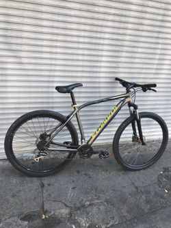 29”  Specialized Rockhopper