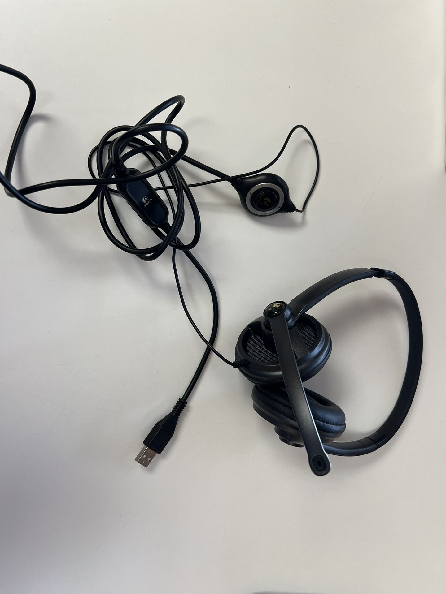 Logitech USB A-0374A Volume Control Gaming Work Headset w/Mic Noise Cancelling!