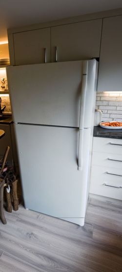White Top-Freezer Refrigerator