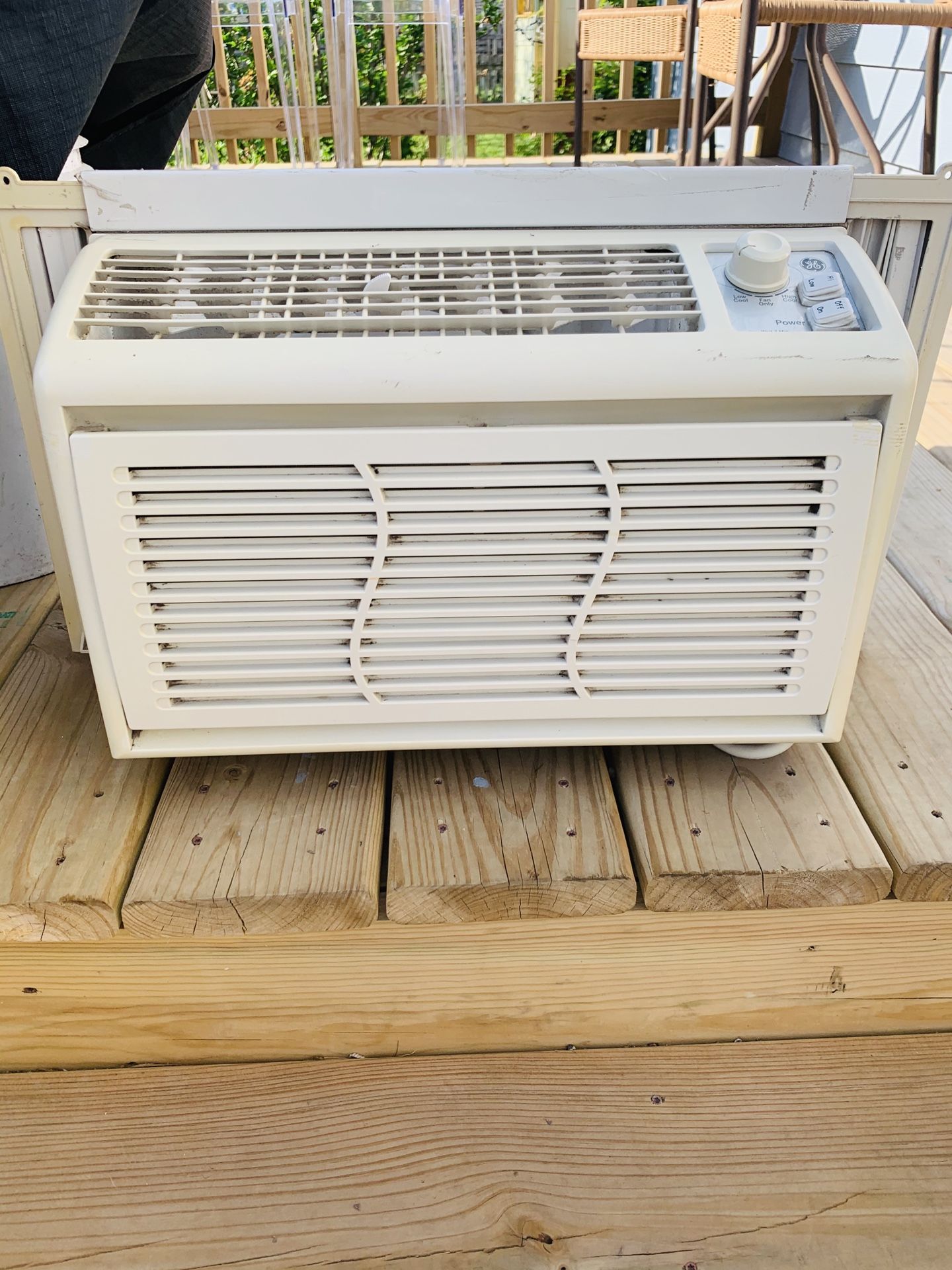General Electric air conditioner good condition 5100 BTU serious buyers