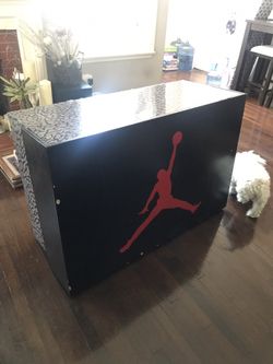 Shoe box