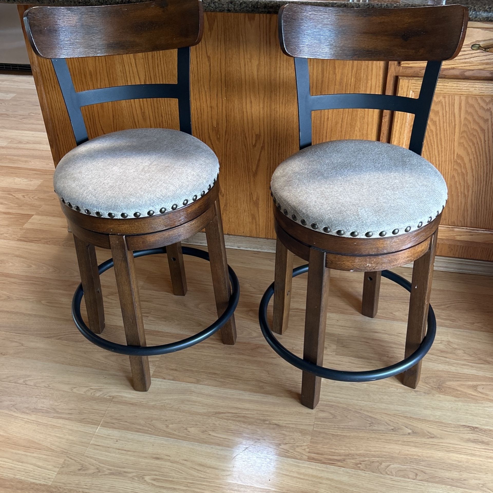 Swivel Bar Stools