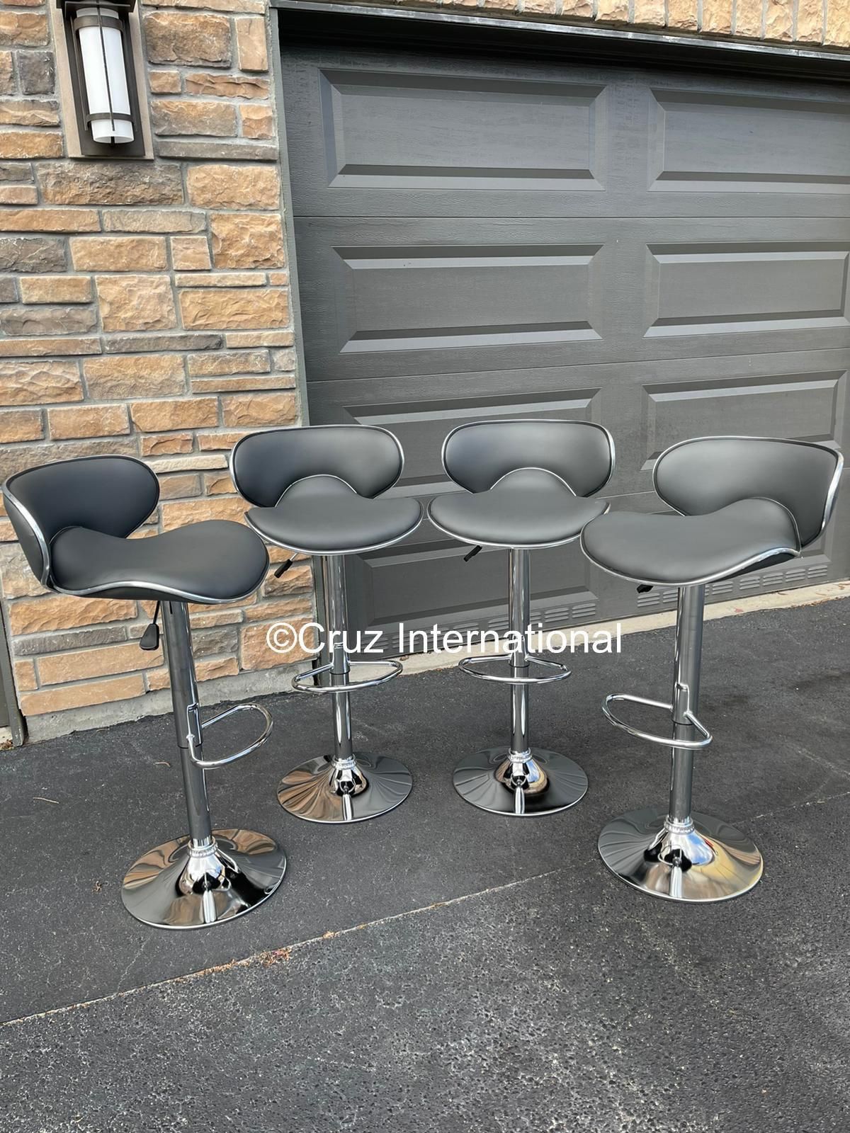 New 4 Gray Bar Stools