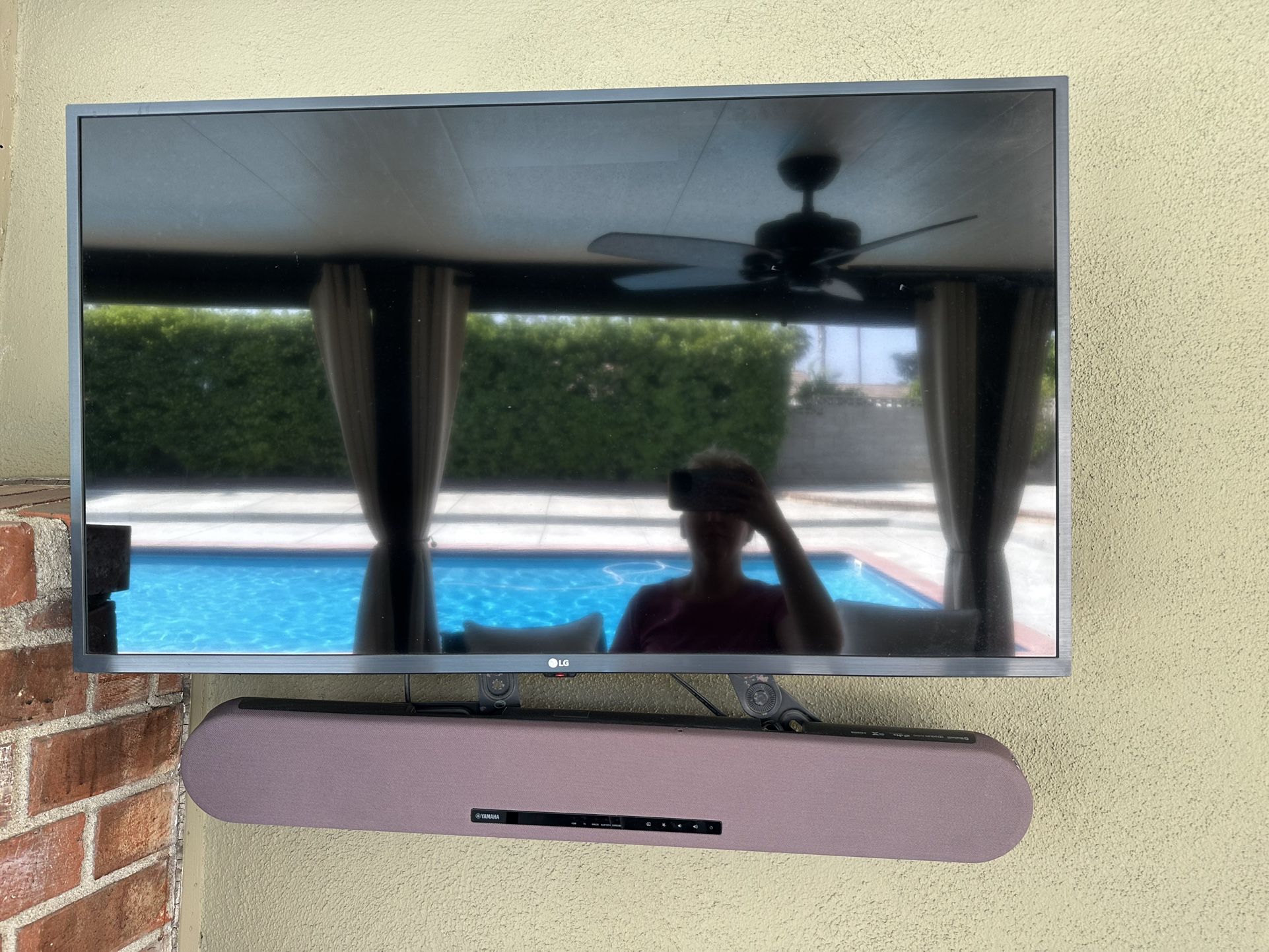 Yamaha Bluetooth Speaker Sound Bar with Dual Built in Subwoofers