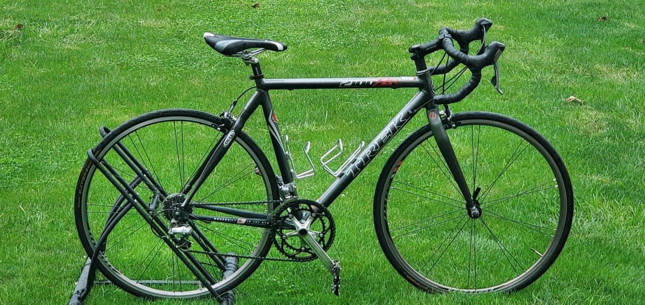 TREK 2100 ZR - CARBON SERIES BIKE - LARGE FRAME - ULTEGRA DERAILLEURS - 105 Shifters