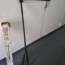 Tripod boom microphone stand