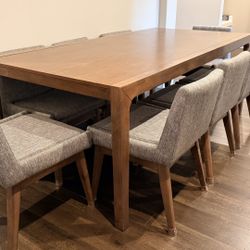 Perla 8-person Dining Table