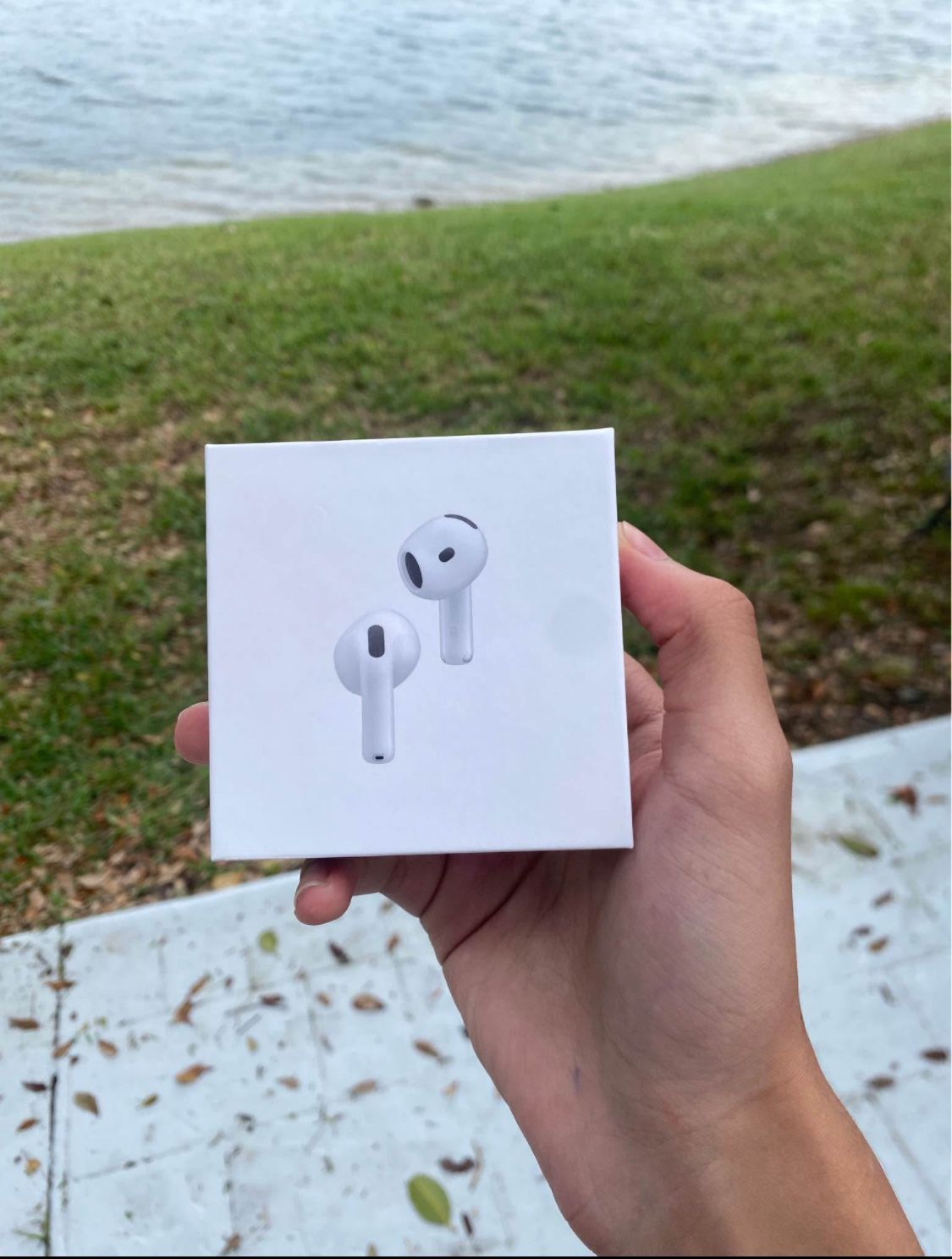 AirPods 4 (BRAND NEW)