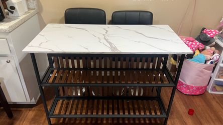 Table and 2 adjustable chairs